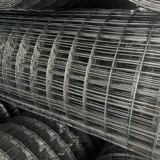 Rolls of galvanized welded mesh with square openings