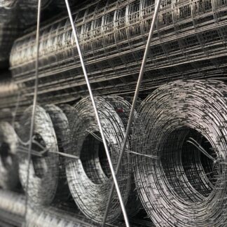 Rolls of galvanized welded wire mesh with square openings