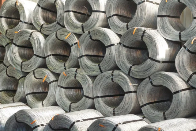 Coils of binding and straining wire